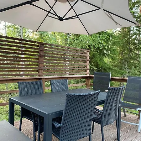 Moekki Saunalla Maentymetsaessae 컨트리하우스 포르사